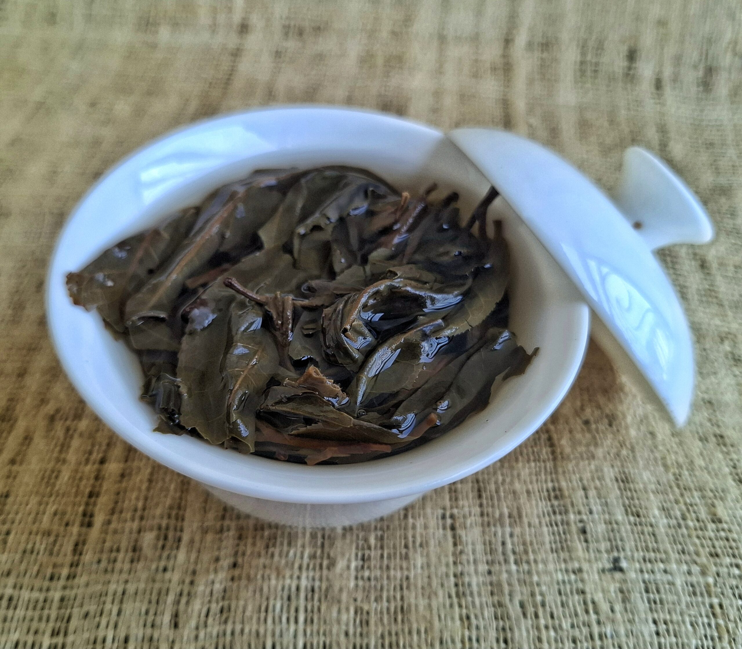 You Le Shan Spring 2022, Tall Tree 'Gao Gan' Forest Tea Tree Raw 200g Cake - Image 9