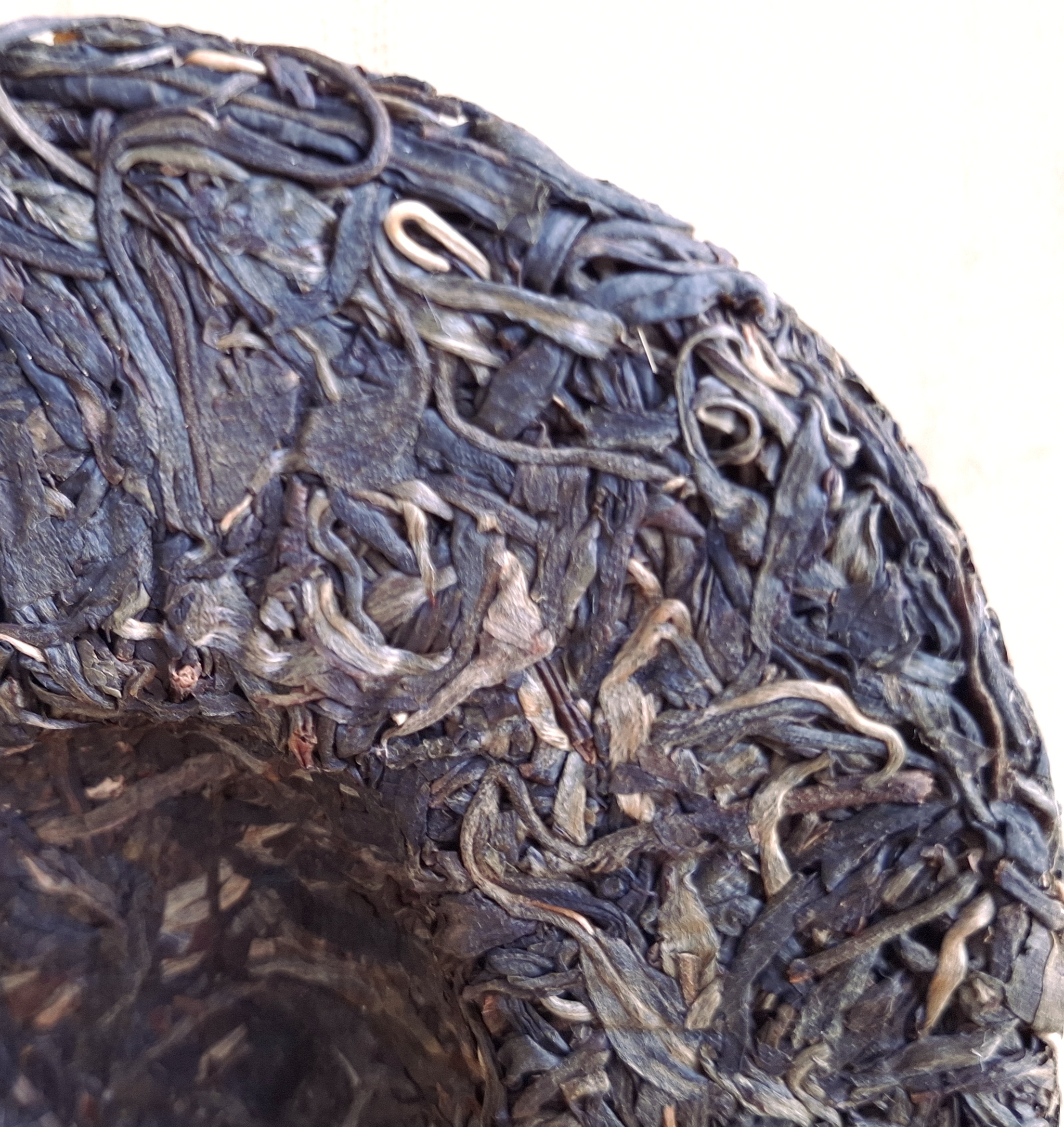 xiao meng song shui ku puer cake back detail